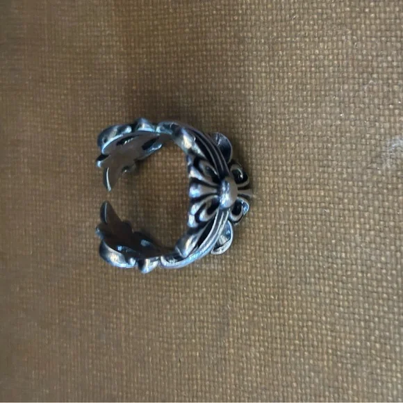 Ring - Picture 2 of 3